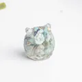 Figura de búho de resina hecha a mano con cristales azul claro y copos de oro - Amazonita