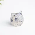 Figura de búho hecha a mano en resina con cristales dorados y piedras minerales - Piedra lunar