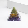 Orgon-Pyramide mit Amethyst und Peridot Kristallbaum aus klarem Harz für Hausdeko - Peridot Energiebaum Mit Amethyst Basis (2) / 5cm