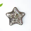 Bandeja de resina en forma de estrella con piedras verdes y granate para decoración - Piedra de Sangre de Dragón