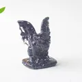 Détail d'une statuette de gargouille bleue en résine pailletée pour décor de bureau - Grès bleu