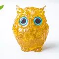 Figurine de chouette en résine ambrée avec yeux bleus pour décoration de bureau - Citrine