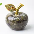 Figurine de pomme en cristal de résine labradorite et feuille dorée avec gemmes - Labradorite Noire