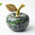 Pomme en résine et cristal vert avec feuilles dorées à strass pour décoration - Ruby Zoisite