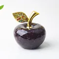 Pomme décorative en résine violette avec feuilles dorées et cristaux multicolores - Grenat