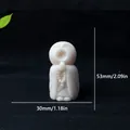 Detail eines Buddha-Mönchs aus Stein für Aquariendekoration mit Größenangaben - Gähnender kleiner Mönch