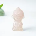 Statuetta di Re Scimmia in resina rosa traslucida in posa di preghiera per decorazione - Quarzo rosa