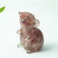Statuetta di topo in resina cristallo fragola traslucida per decorazione scrivania - Quarzo rosa