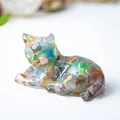 Schattig hars kattenbeeldje met kleurrijke natuurlijke kristallen voor in huis - Kleurrijk Kattenoog