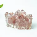 Ornement en grappe de cristal rouge naturel avec inclusions de quartz fraise en résine - Quartz Fraise