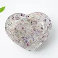 Plato de resina en forma de corazón con cristales naturales para joyas y hogar - Fluorita de Colores
