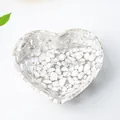 Bandeja de resina en forma de corazón con incrustaciones de piedras turquesas blancas - Howlita