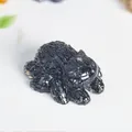 Figurina ibrida gatto-ragno in resina con finitura nera lucida e trama di cristallo - Ossidiana