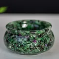 Bol en résine rubis zoïsite verte avec des textures uniques de cristaux naturels - 6x6x3cm / Ruby Zoisite