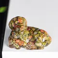 Figurine de chien Golden Retriever avec pierres de cristal naturel en résine - Unakite