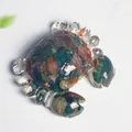 Mascotte a forma di granchio in resina con frammenti di pietre naturali multicolore - Diaspro Oceanico