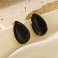 Détails des boucles d'oreilles goutte en émail noir et bordure dorée sur de la soie - Noir