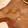 Détail de la parure de bijoux soleil dorés comprenant des boucles d'oreilles et collier - Style de Disque Radial Rayon de Soleil (FYD6065XL+FYD6065EH)
