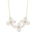 Elegante 18k vergoldete Halskette mit drei weißen Emaille-Blumenanhängern und Gliederkette - Weiße Halskette