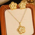 Parure de bijoux dorés avec collier fleur et boucles d'oreilles aux textures radiales - Style de Fleur à Cinq Pétales Texture Vague Radiale (FYD6176XL+FYD6176)