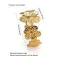 Bracciale rigido dorato in acciaio inossidabile con rilievo floreale e dimensioni - JH011 / Oro