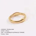 Double-layered gold wavy ring made of stainless steel with irregular minimalist design - US5 (49mm) / Wavy Shape (FB36672) / 4mm Width / Gold