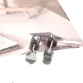Detalle del pendiente de corazón con cierre moleteado e incrustación de circonita - Rhinestone de corazón (Individual)