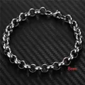Detailansicht eines 8mm silbernen Edelstahl-Ankerarmbandes mit Karabinerverschluss - Breiter Stil / Kurzer Stil / Stahlfarben