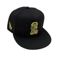 Cappellino snapback nero con ricamo giallo San Judas Tadeo e motivi a croce - Regolabile / Nero