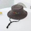 Cappello a secchiello per bambini in cotone lavato con ricamo di escavatore e sottogola - 54cm / Marrone