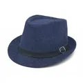 Gros plan détaillé sur un chapeau de paille bleu marine avec ruban en similicuir et boucle - 58cm / Bleu marine