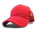Cappellino trucker rosso traspirante con rete posteriore e visiera curva per protezione solare - Regolabile / Rosso