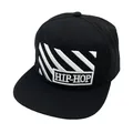 Hip-Hop Snapback Baseballkappe mit flachem Schirm und weißer Streifenbestickung - Verstellbar / Schwarz