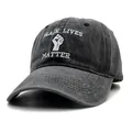 Gorra de béisbol de algodón lavado gris oscuro con bordado de Black Lives Matter - Ajustable / Negro