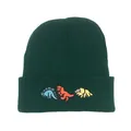 Dunkelgrüne Strickmütze mit bunten Dinosaurier-Stickereien für Winterwärme und Stil - Einheitsgröße / Grün