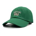 Berretto da baseball classico in cotone verde con ricamo Hamptons su sfondo bianco - Regolabile / Verde
