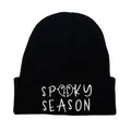 Berretto nero in maglia Spooky Season con ricamo fantasma bianco per autunno e inverno - Taglia unica / Nero