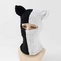 Gestrickte Balaclava mit Katzenohren im schwarz-weißen Kontrast-Design für den Winter - Schwarz Weiß Patchwork Katzenohren