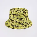 Dettaglio cappello alla pescatora giallo con stampa integrale di papere con occhiali - Linee Occhiali da Sole Anatra Giallo Brillante