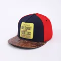 Gorra de béisbol hip hop retro con paneles azul rojo y visera de cuero sintético marrón - Circunferencia Cabeza Adulto 56-60CM / Rojo