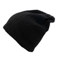 Gros plan d'un bonnet en tricot côtelé noir montrant la texture douce et les rayures - Taille unique / Noir