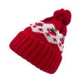 Dettaglio del cappello in maglia Fair Isle con motivi a ciliegia e un grande pompon rosso - Rosso