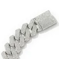 Gros plan sur la chaîne cubaine 25mm en argent sertie de zircons brillants de style hip hop - Chaîne à boucle déployante à 4 rangées de strass / Argent / 7"