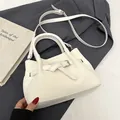 Sac à main tressé ivoire avec poignée et bandoulière pour un style polyvalent - Sans Pendentif / Blanc Cassé