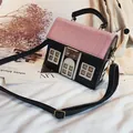 Bolso bandolera creativo con forma de casa en negro y rosa con correa de cuero - Negro
