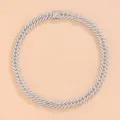 Collana da uomo Cuban Link ghiacciata con strass argentati su sfondo rosa pastello - 18inch / Collana Argento (45cm)