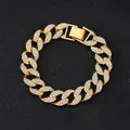 Dettaglio del bracciale a catena cubana dorato con strass e chiusura a incastro - Bracciale / Taglia S / Oro
