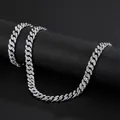 Silberne Panzerkette mit Pavé-Kristallen auf einem schwarzen Leder-Displayständer - Mittleres Set / Silber
