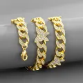 Dettaglio della catena cubana dorata con ciondoli a farfalla e cristalli scintillanti - Collana / 45cm / Oro