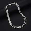 Dettaglio macro della collana a catena Miami cubana argento con pavé di zirconi cubici - Argento / 20cm